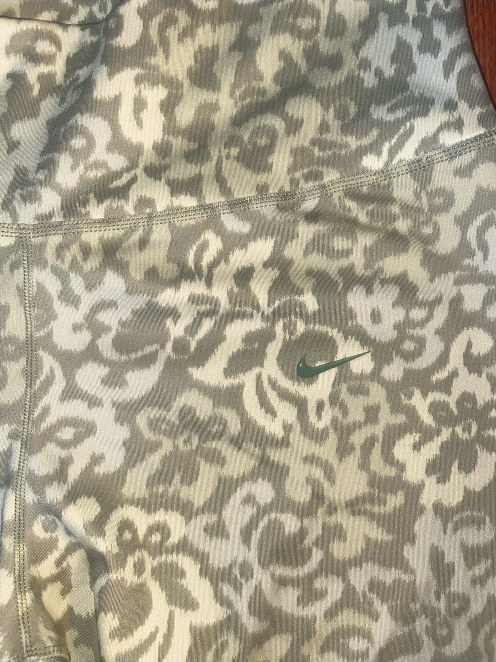 Women’s Nike on Dri-fit athletic leggings size medium